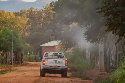 Carro fumacê inicia ações de combate à dengue em Riachão nesta terça-feira