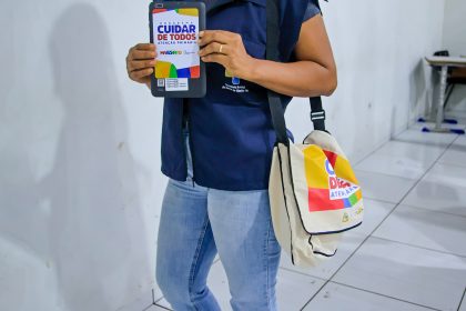 Prefeitura de Riachão fortalece atuação dos ACS com entrega de kits e tablets